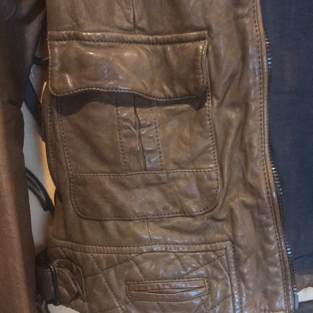 Leather jacket - Picture 4 of 7